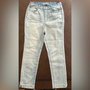 Ladies Size Small Tall Diane Gilman Pull On Light Washed Jean Capris